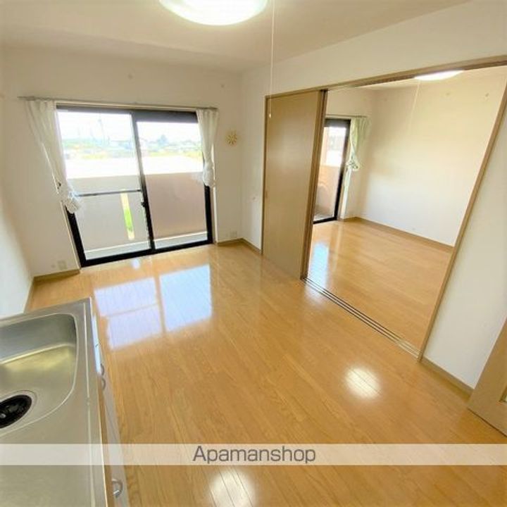 スペースアークヒルⅡ103の居間