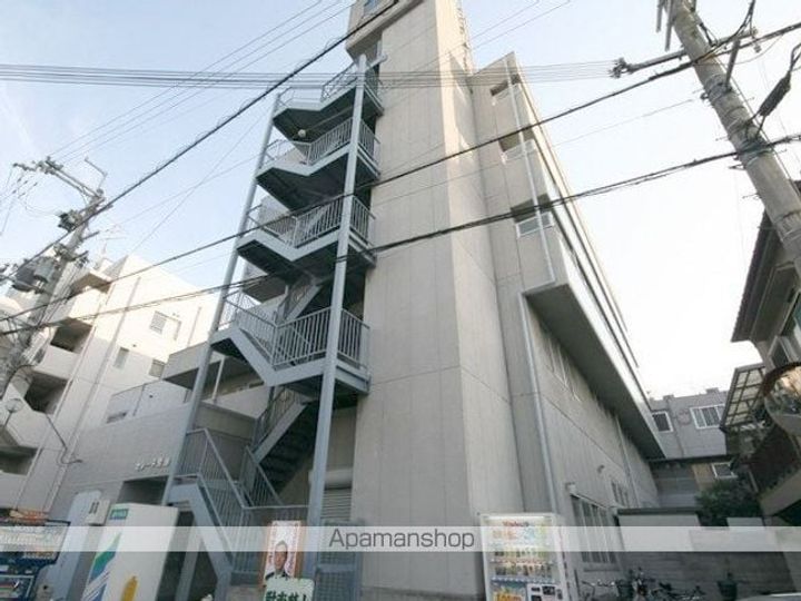 セレーネ蛍池の外観