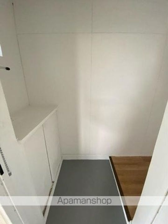 香川県高松市元山町の賃貸マンションの玄関