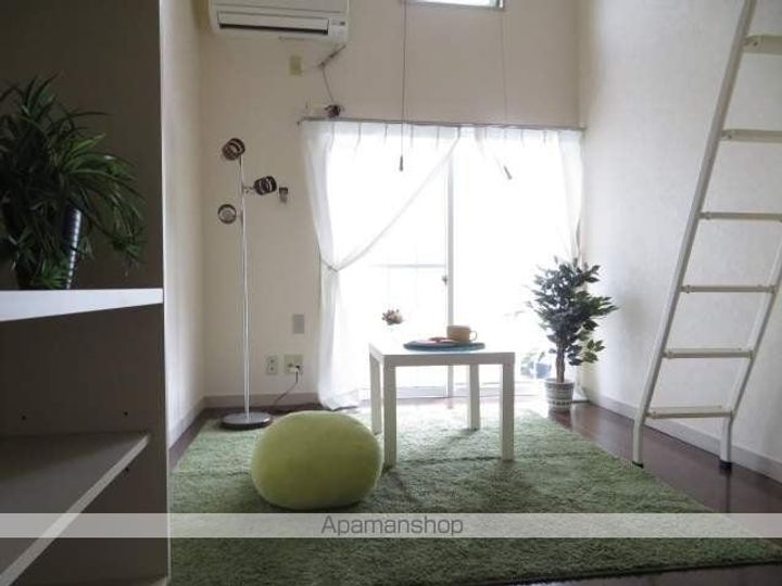 ライトハウス105の居間