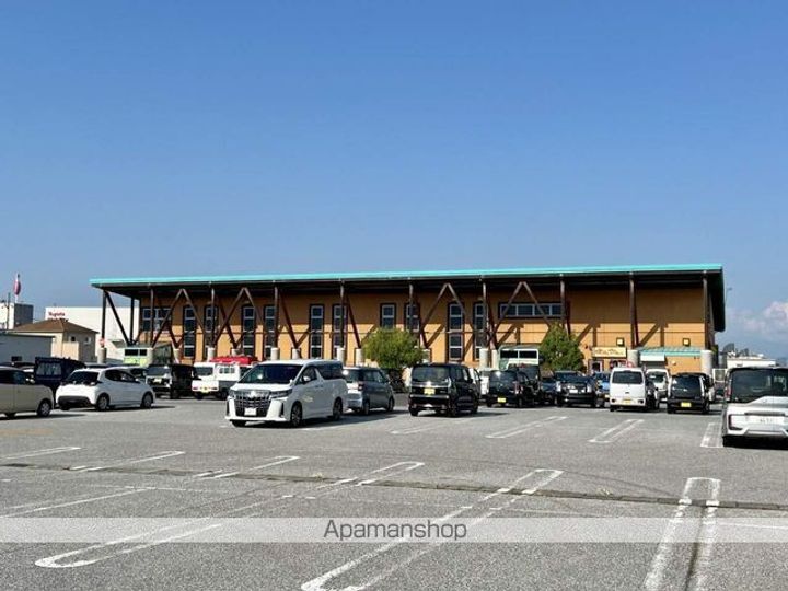 サンフレッシュの周辺