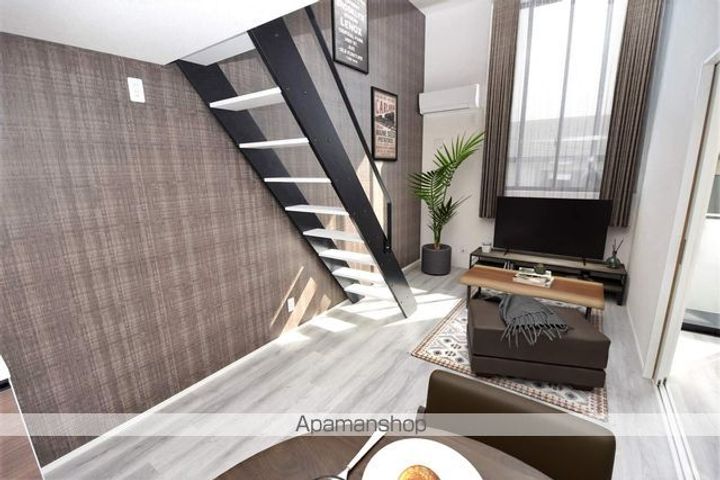 ガーデンコート高島の居間