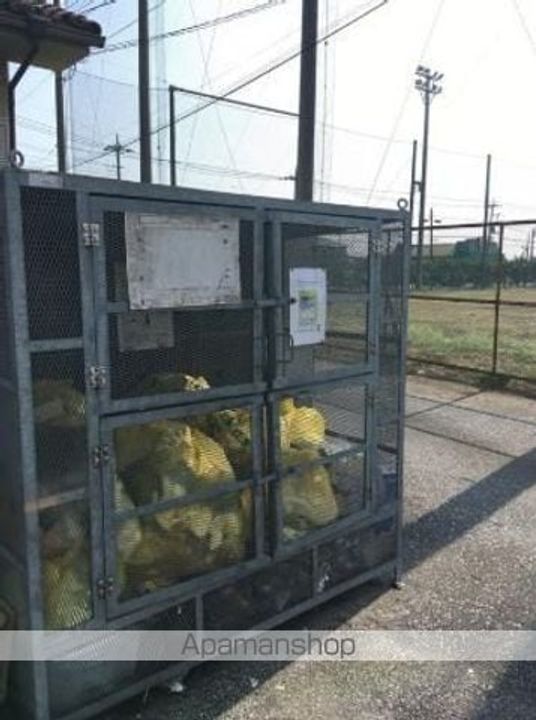 群馬県太田市岩松町の賃貸マンションの外観