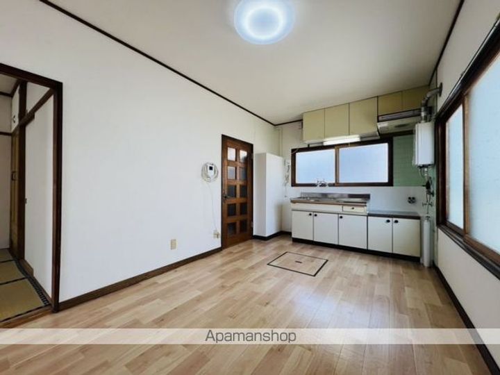 サンシャイン富岡Ⅰ(サンシャイントミオカワン)3の居間