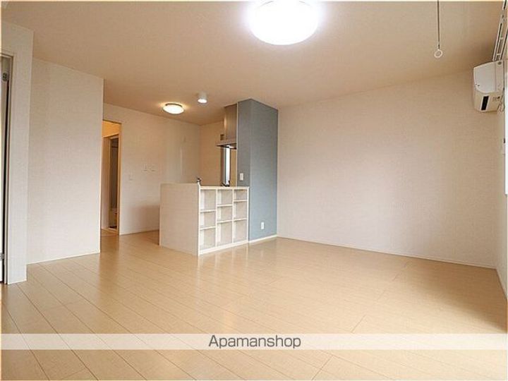 パークドプランタン Hの居間