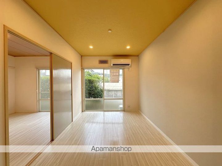 コーポ伊藤NO.1113の居間