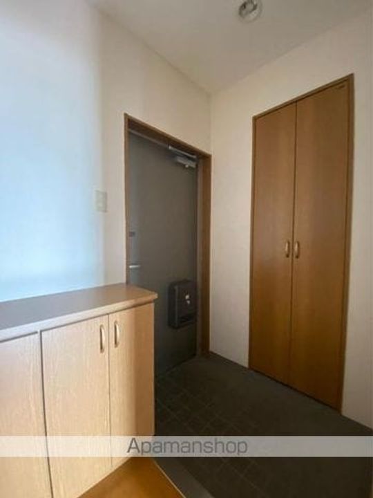 香川県高松市前田東町の賃貸マンションの玄関