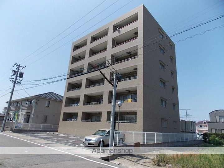愛知県北名古屋市高田寺出口の賃貸マンションの外観