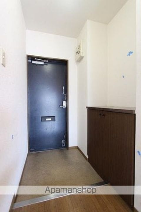 香川県高松市林町の賃貸アパートの玄関