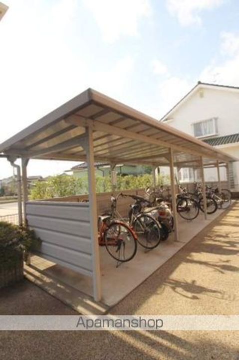 岡山県岡山市中区福泊の賃貸アパートの外観