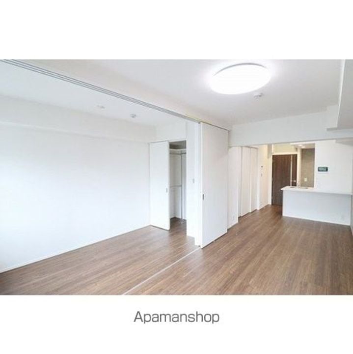 東京都練馬区中村3丁目の賃貸マンションの居間