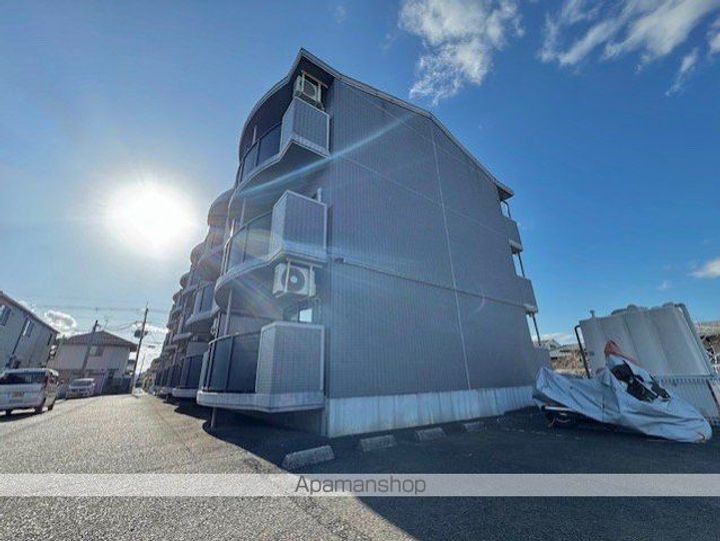 アースマーシーマンションの外観