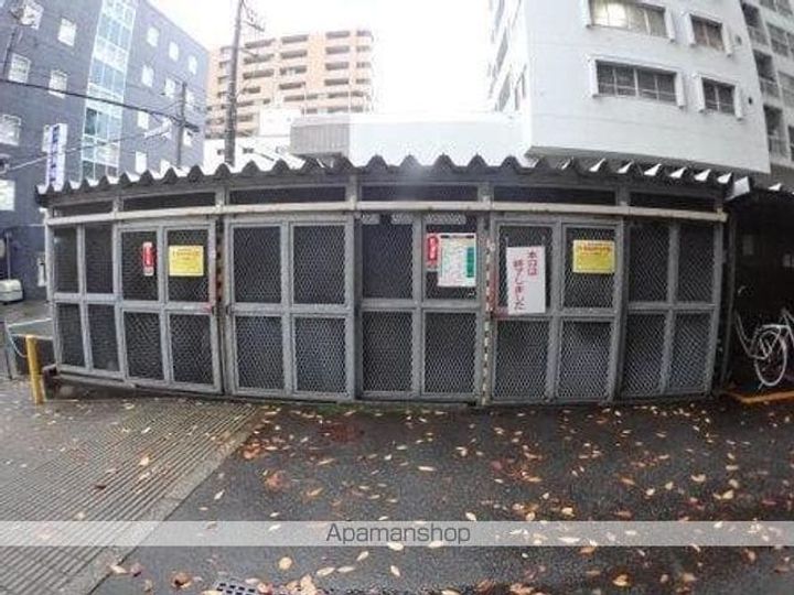 コープ野村万代の外観