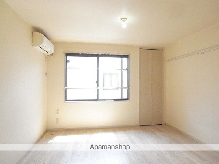 メゾン・ド・ボナールの居間