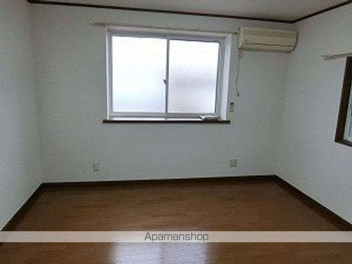 岩手県盛岡市西青山3丁目の賃貸アパートの居間