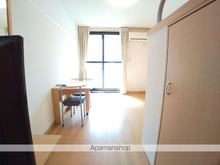 大阪府堺市北区百舌鳥西之町2丁の賃貸マンションの居間