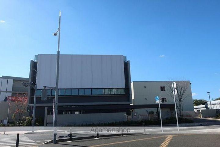 メゾン・ド・ソレイユの周辺