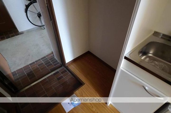 LIVEX 赤見の内装