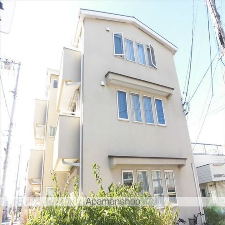 プレシャス ジュノーの外観