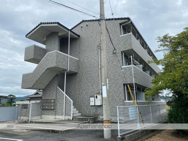 香川県さぬき市長尾西の賃貸マンションの外観