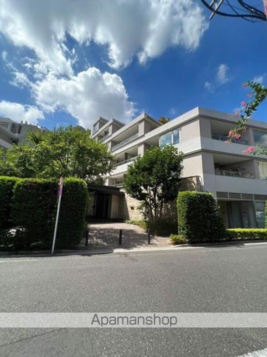 東京都中野区東中野5丁目の賃貸マンションの外観