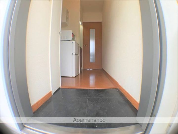 レオパレスヒイラギ103の玄関