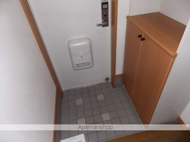 レジデンス花水木の玄関