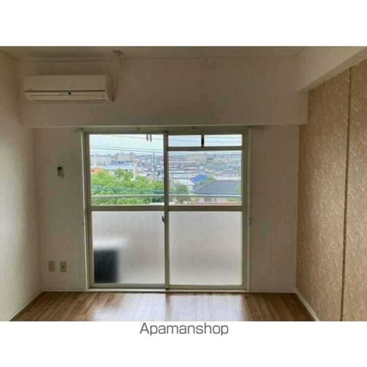 ヒルズ喜多山の居間