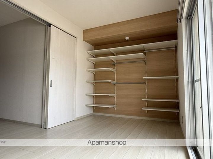 ロイヤルヒルズ成田町の居間