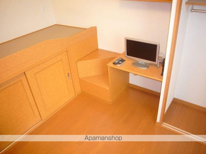 レオパレスマルブル B102の居間