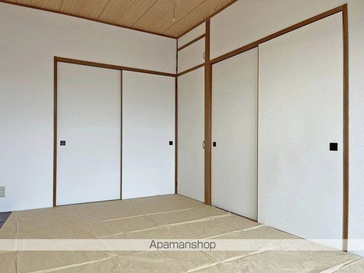 福島県郡山市安積町日出山1丁目の賃貸マンションの内装