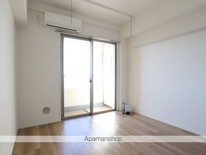 カンピオーネ御器所通の居間