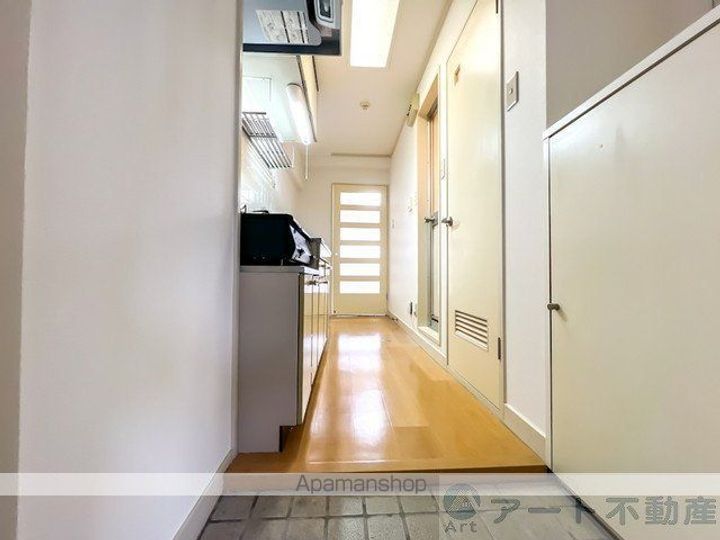 愛媛県松山市道後今市の賃貸マンション201の玄関