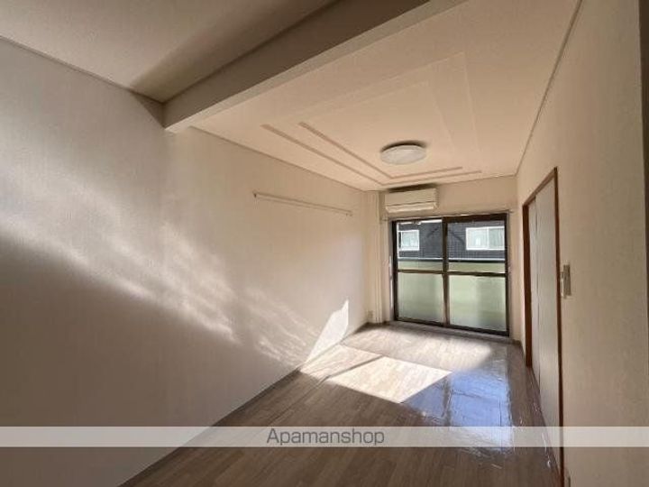 コンフォール壱番館の居間