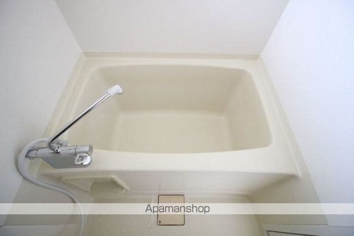 岡山県岡山市東区松新町の賃貸アパートの内装