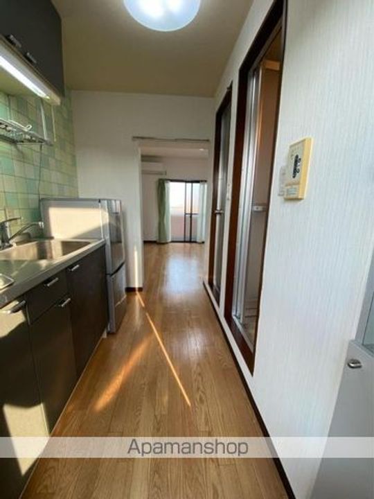 香川県高松市牟礼町原の賃貸マンションの玄関