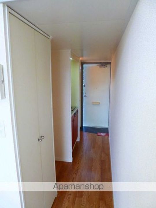 レオパレスJの玄関