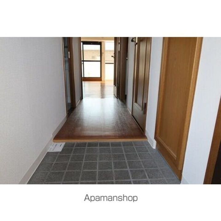 オオタ大針ビルの玄関