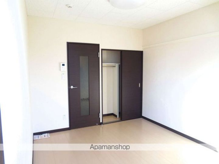 レオネクストティアナ花園の居間