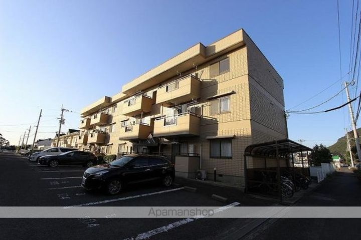 香川県高松市屋島西町の賃貸マンションの外観