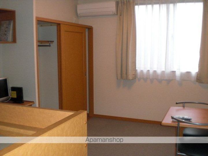 レオパレスロワール郡本の居間