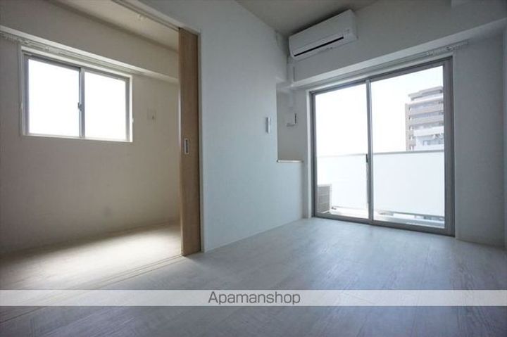 BLUE OCEAN SAKO702の居間