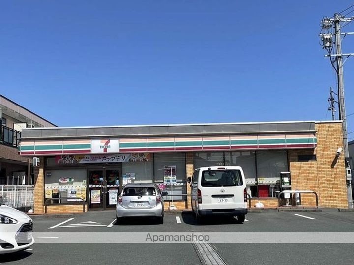 レオパレストルネードの周辺