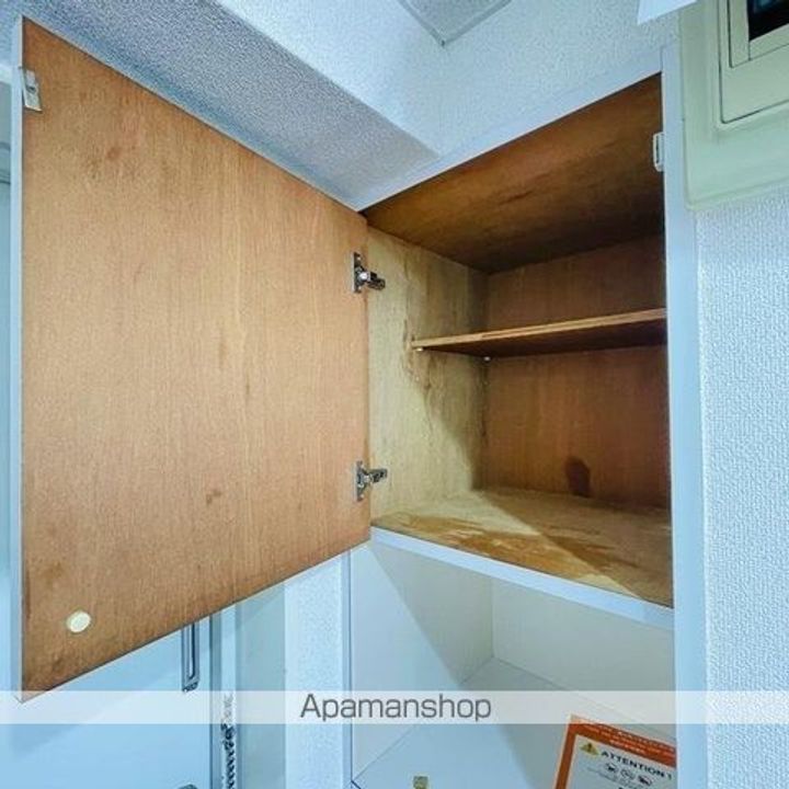 東京都八王子市北野町の賃貸マンションの玄関