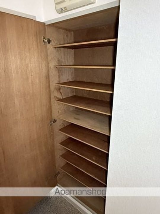 ロイヤルヒルズ成田町の内装