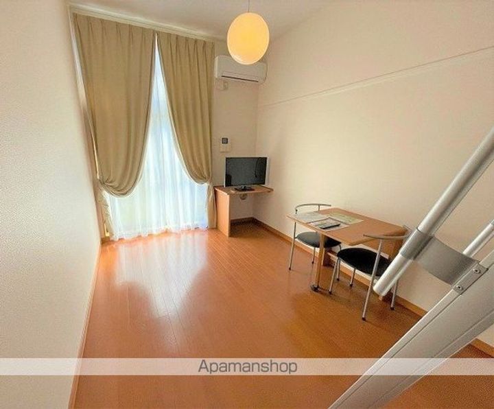 レオパレスエクセル元山 Ⅱの居間