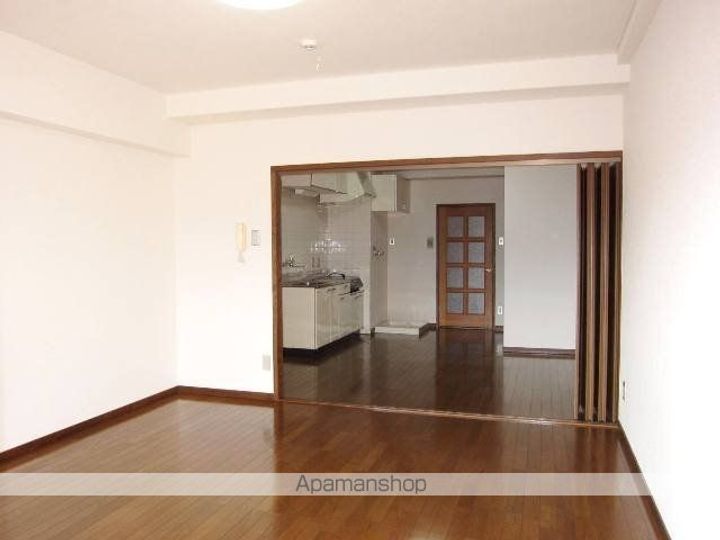 ワールドテラスの居間