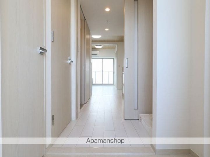 愛知県名古屋市中区伊勢山2丁目の賃貸マンションの玄関