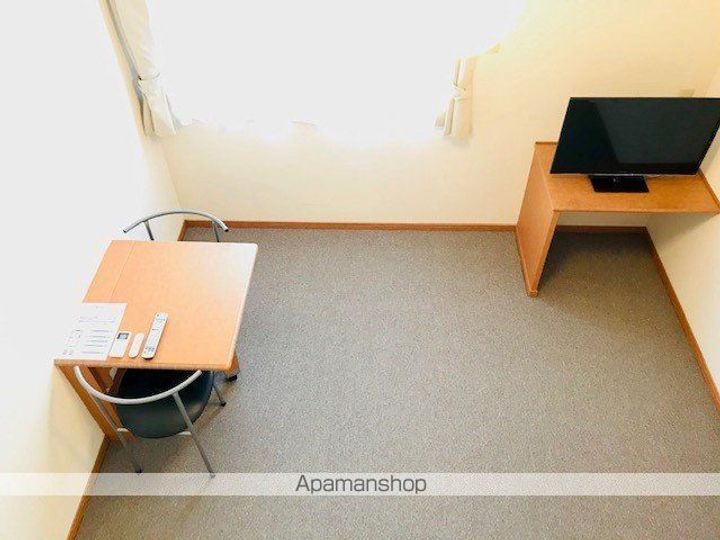 レオパレスラーク取手の居間