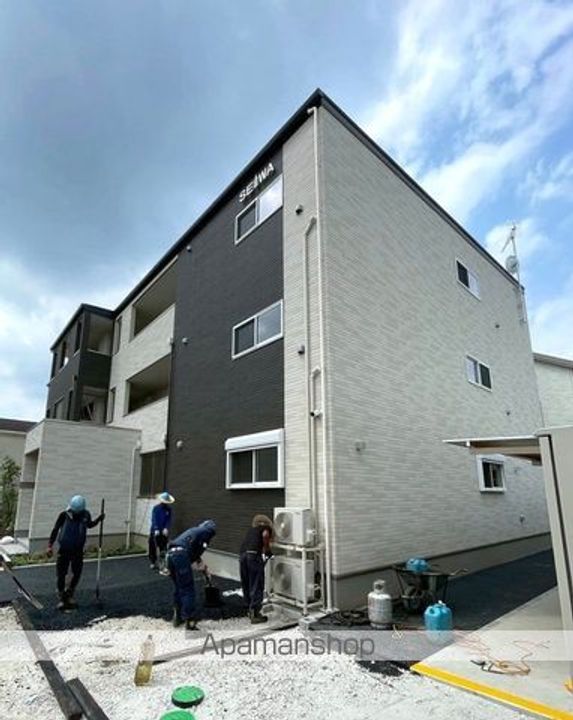 GREEN GABLES FAMIRIA Bの外観